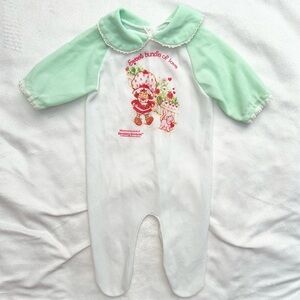 Vintage 1980 Lullaby Land Strawberry Shortcake Bodysuit Footie Pajama NB-3M Baby